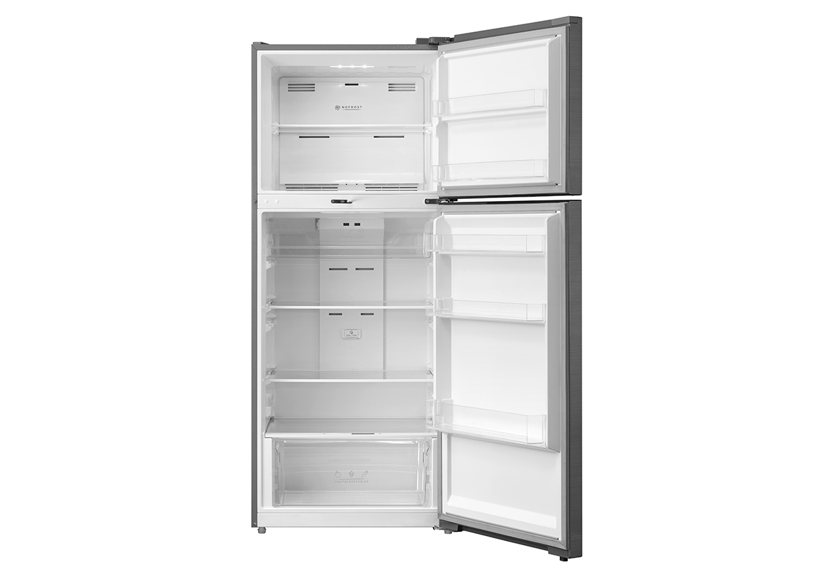 Απεικονίζεται το ψυγείο ανοιχτό.